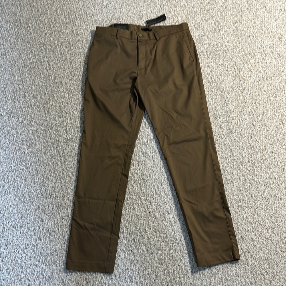 Dark khaki Banana Republic Men’s Core Temp Chinos 36x34 Slim fit